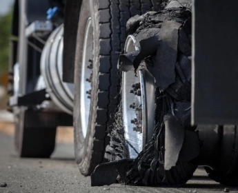 Nguy cơ nổ lốp xe tải trong mùa nóng: Nguyên nhân, cách phòng tránh