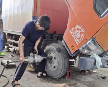 THAY LỐP XE TẢI ĐỊNH KỲ