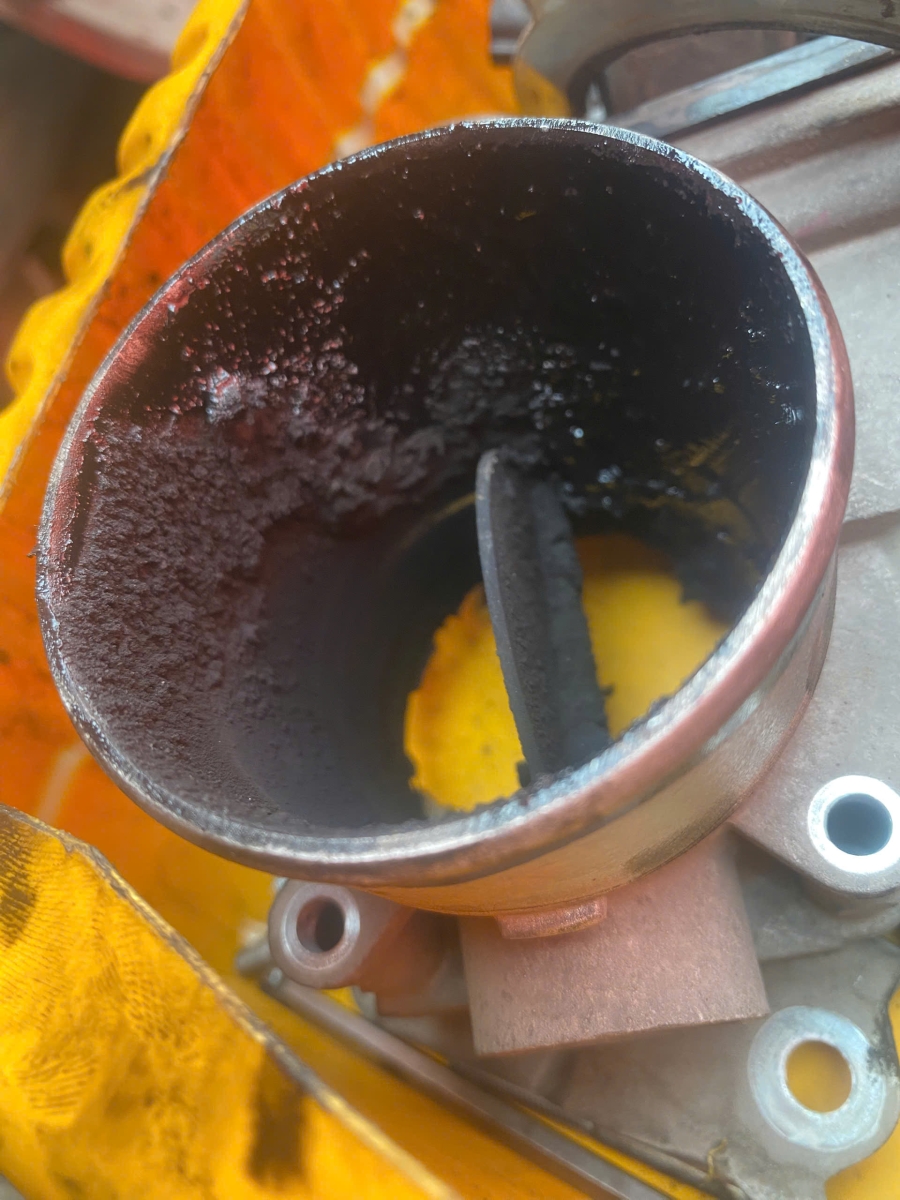 Cặn carbon