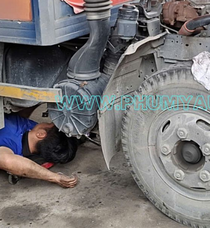 VỆ SINH KHOANG MÁY XE TẢI